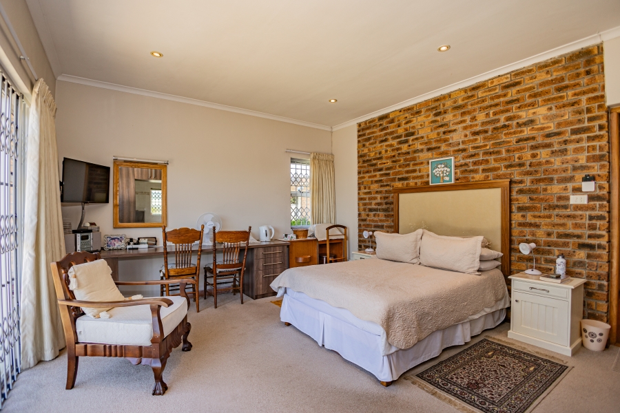 4 Bedroom Property for Sale in Amandelrug Western Cape